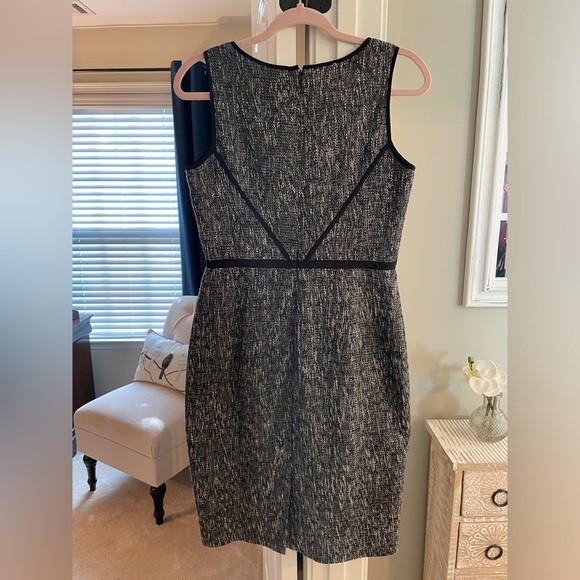 Ann Taylor Black and Gray Dress - Size 2 - Picture 3 of 3